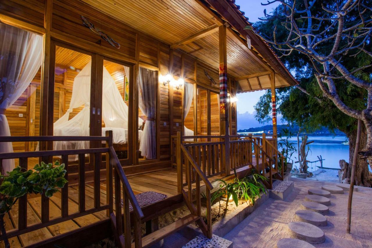 Wooden Beach Sunset Cottages Lembongan Dış mekan fotoğraf